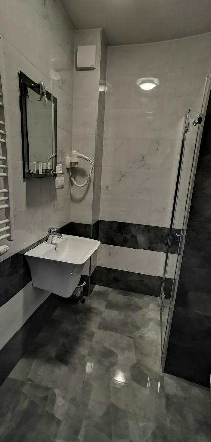 Hotel Sevilla Gold Leczeszyce Esterno foto