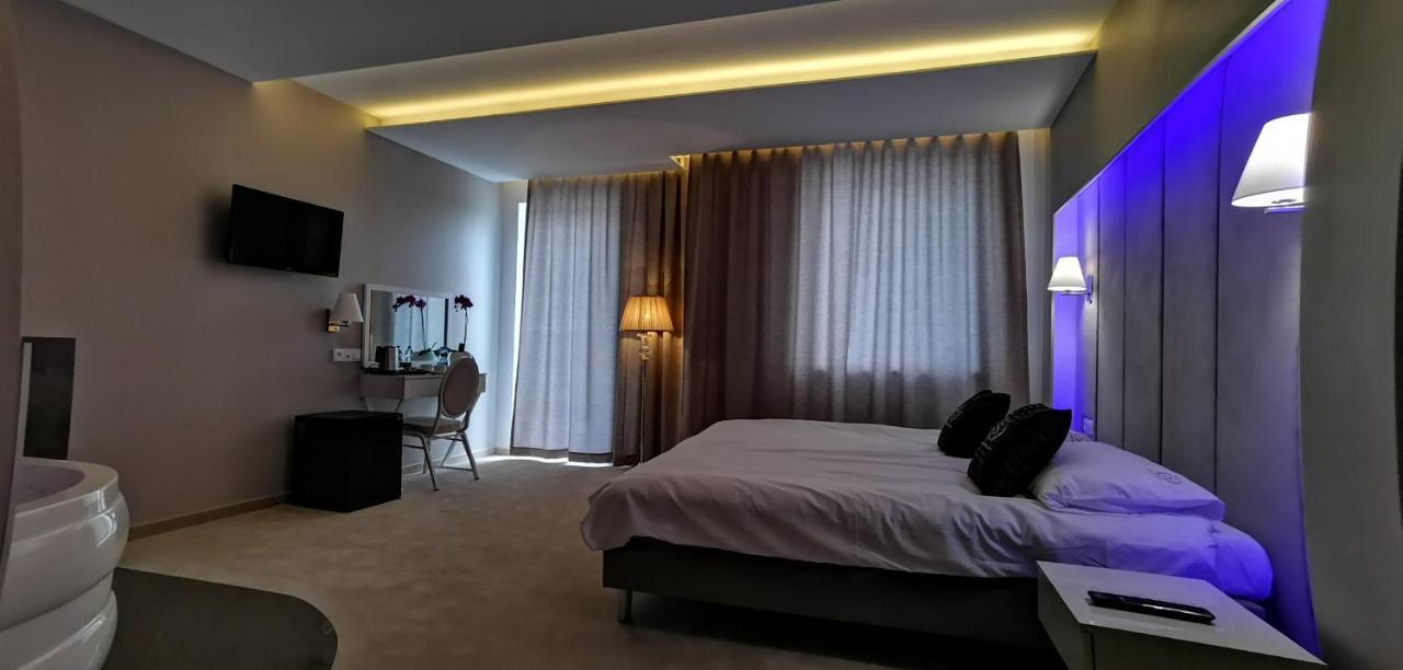 Hotel Sevilla Gold Leczeszyce Esterno foto